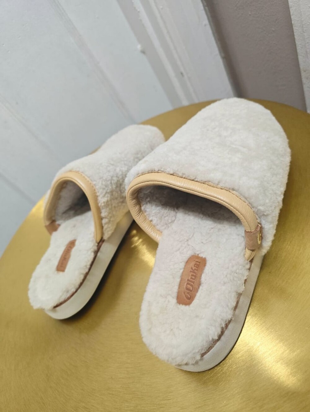 OluKai Women's Pūpü Mua Shearling Mule Slippers Size 9 - Picture 5 of 11